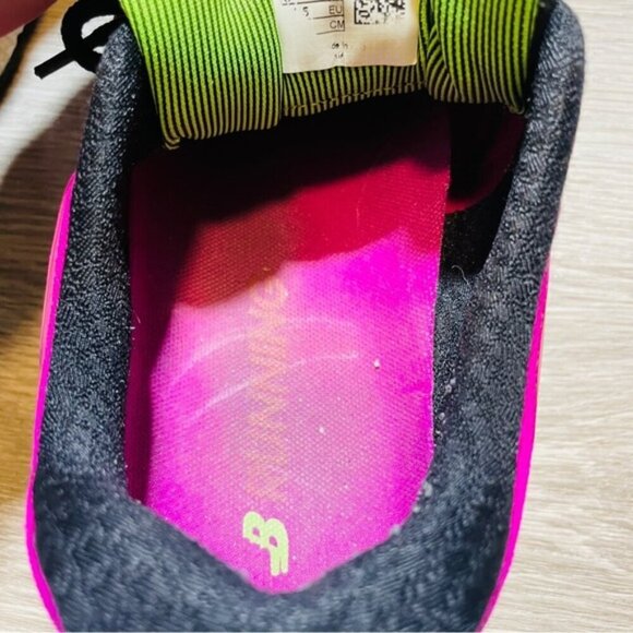New Balance Women's Running Shoes Pink Green Size 10 - Picture 7 of 10